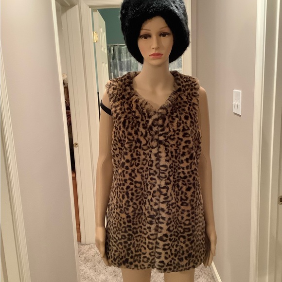 INC Leopard Print Faux Fur Vest Size S/M - Picture 3 of 16
